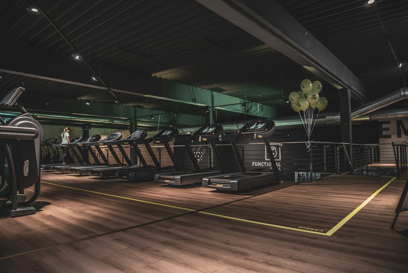 Gym floor with treadmills